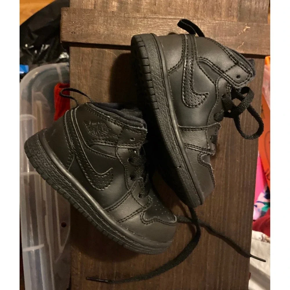 Nike Air Jordan 1 Mid Triple Black Toddler High Top Sneakers 640735-044 Size 5C